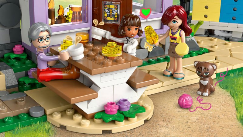 LEGO® Friends 42669 Dům včelařů a květinová zahrada