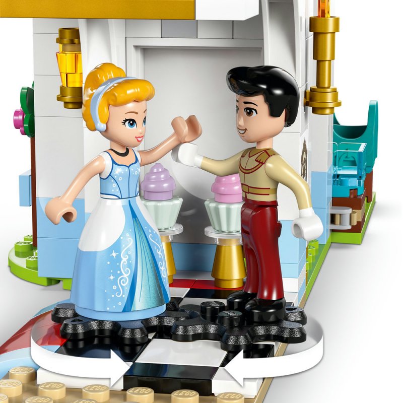 LEGO® │ Disney Princess 43275 Popelčin zámek a kočár s koňmi