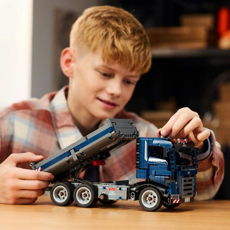 LEGO® Technic 42203 Nákladní sklápěč