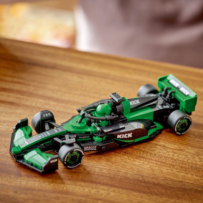 LEGO® Speed Champions 77247 Závodní auto KICK Sauber F1® Team C44